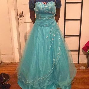 This is an extra small coronation dress, it has only been worn once .